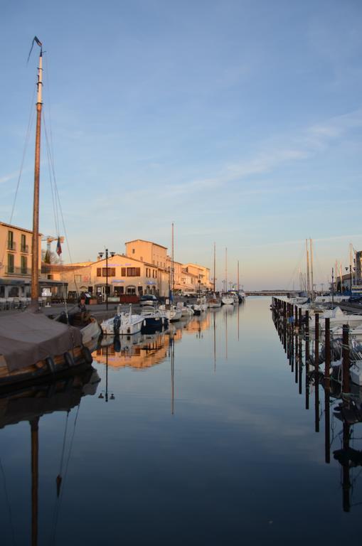 Les Chambres D'Andrea Marseillan  Exterior photo
