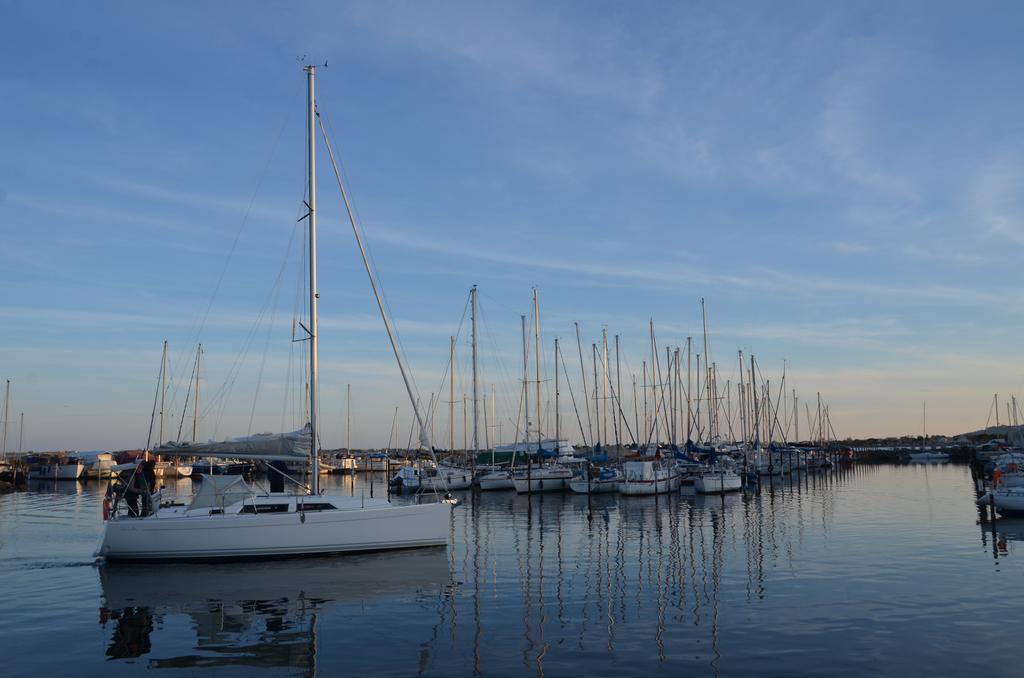 Les Chambres D'Andrea Marseillan  Exterior photo