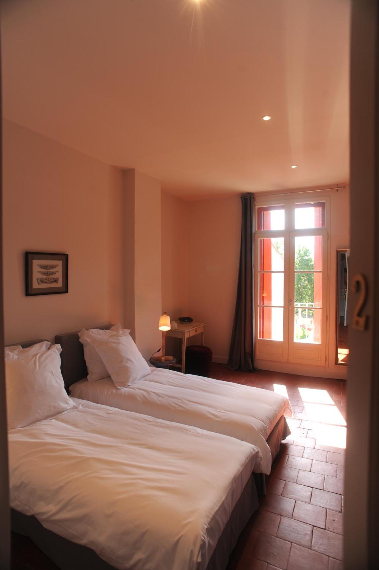 Les Chambres D'Andrea Marseillan  Exterior photo