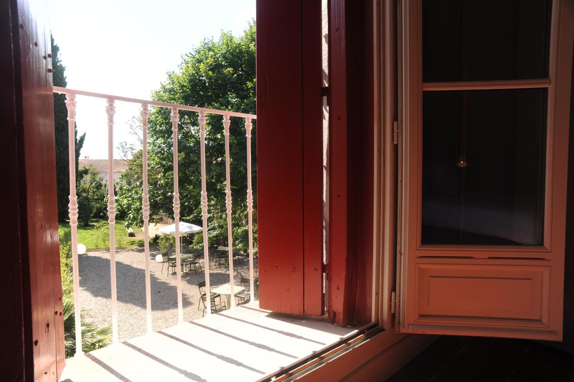 Les Chambres D'Andrea Marseillan  Exterior photo