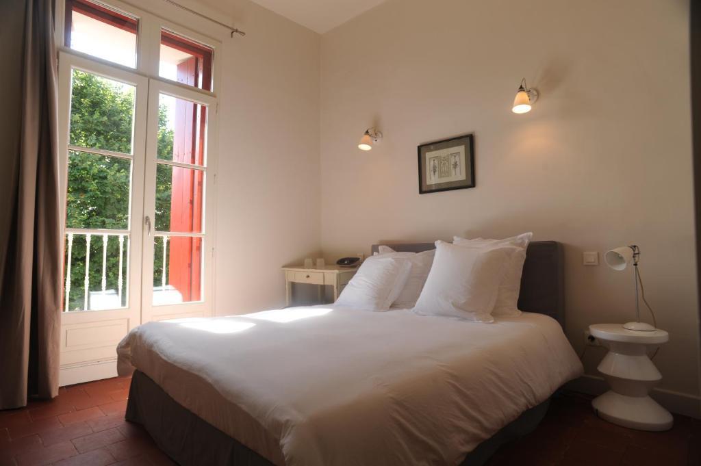 Les Chambres D'Andrea Marseillan  Exterior photo
