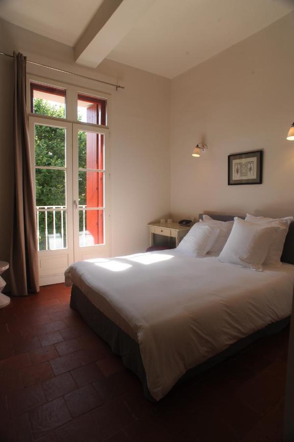 Les Chambres D'Andrea Marseillan  Exterior photo